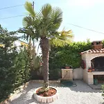 Apartment Lovely With Pool In Poreč