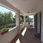 Lovely With Pool In Apartment *