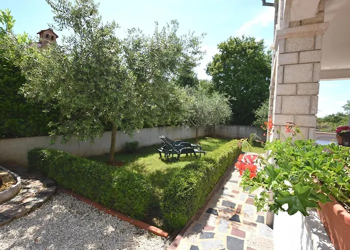 Lovely With Pool In * بوريتش