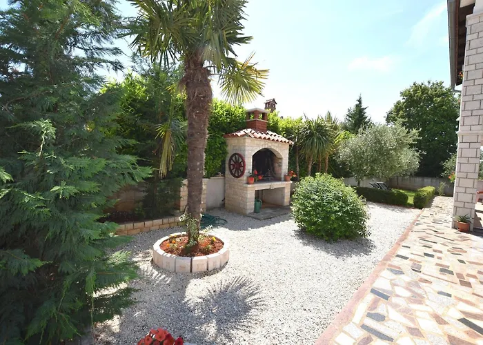 Lovely With Pool In *