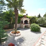 Appartement Lovely With Pool In