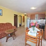 Appartement Lovely With Pool In *