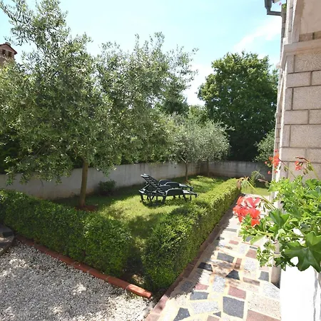 Lovely With Pool In Pore * Πόρετς