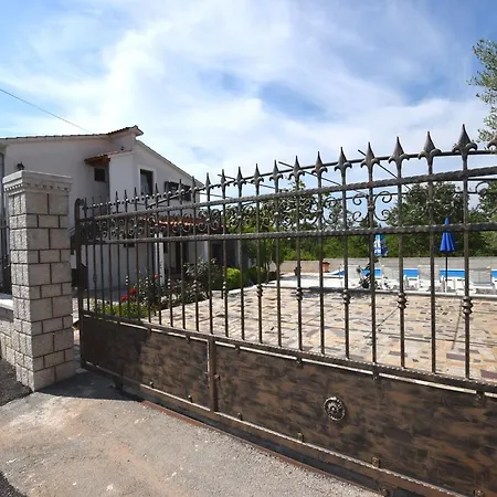 Lovely With Pool In Pore Διαμέρισμα Πόρετς
