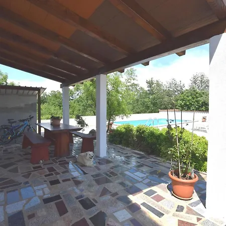 Lovely With Pool In Pore Πόρετς