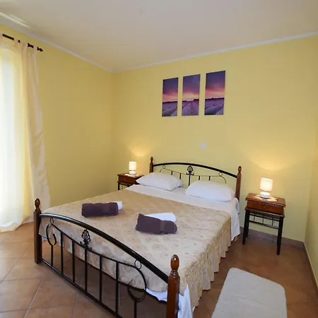 Apartmán Lovely With Pool In Poreč