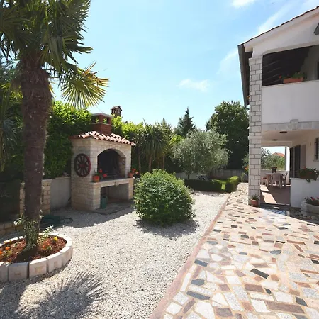 Appartement Lovely With Pool In Poreč