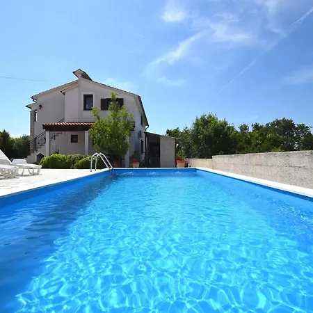 Lovely With Pool In Pore * Πόρετς