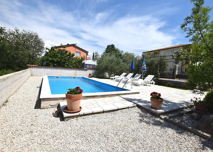 Lejlighed Lovely With Pool In