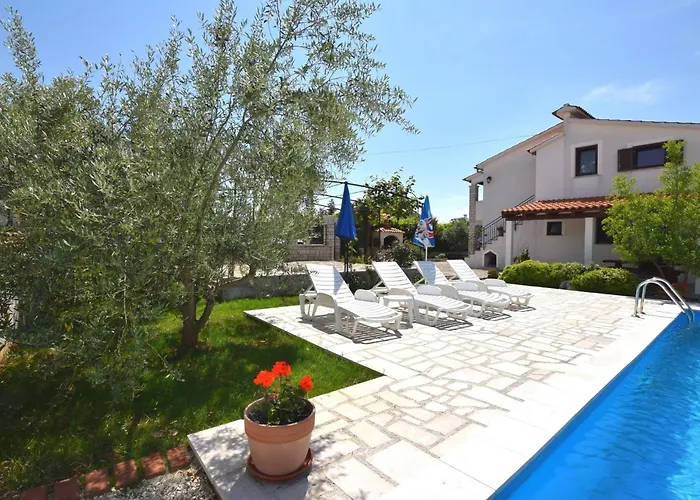 Lovely With Pool In Lejlighed Poreč